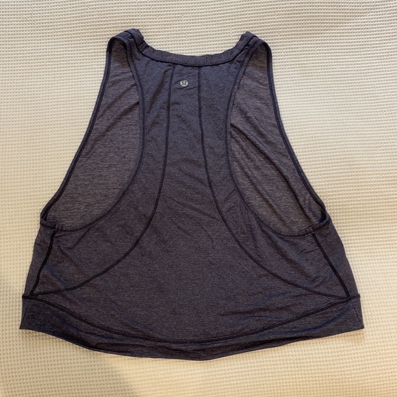 Lululemon relaxed fit tank top, size 6 purple - Picture 2 of 2